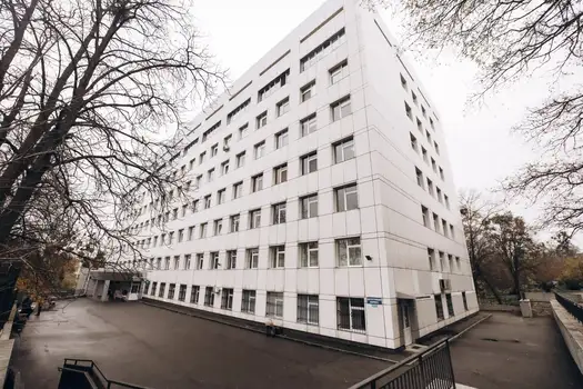 Хірургічний корпус Національного наукового центру фтизіатрії, пульмонології та алергології ім. Яновського, Київ